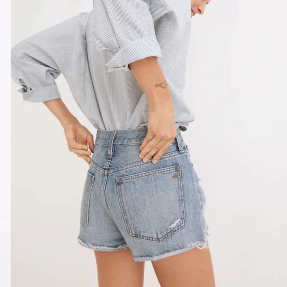 Madewell Relaxed Denim Shorts in Renfield Wash: Destructed Edition Size 26 - Picture 4 of 10